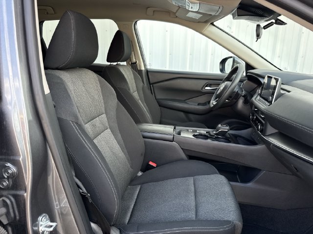 Used 2024 Nissan Rogue SV FWD image 27