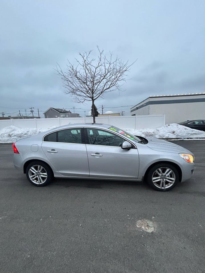 Used 2012 Volvo S60 T5 image 5