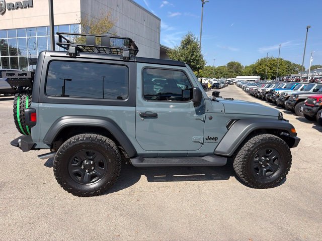 Used 2025 Jeep Wrangler Sport AWD/4WD image 7