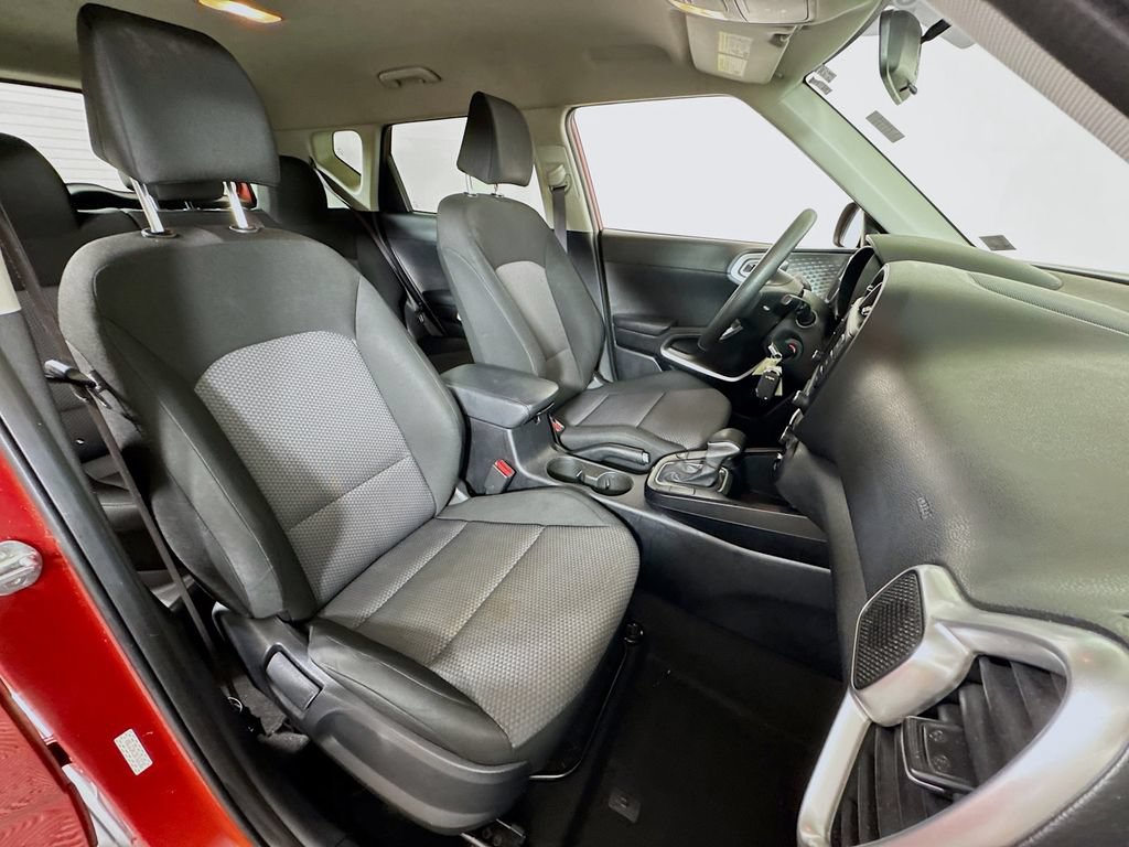 Used 2022 Kia Soul LX FWD image 25