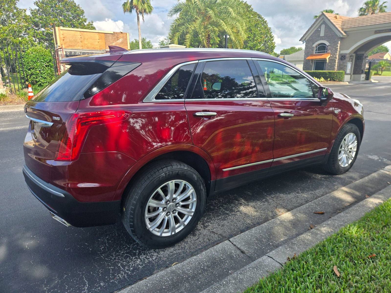 Used 2017 Cadillac XT5 FWD image 5