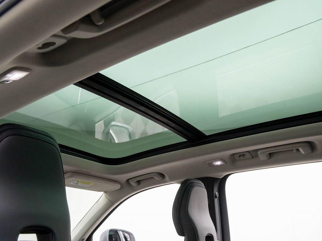 Used 2024 Volvo XC90 T8 Plus w/ Protection Package Premier image 19