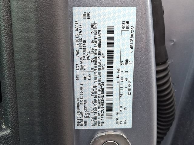 Certified 2022 Ford Escape SEL w/ SEL Stealth AWD Package image 27