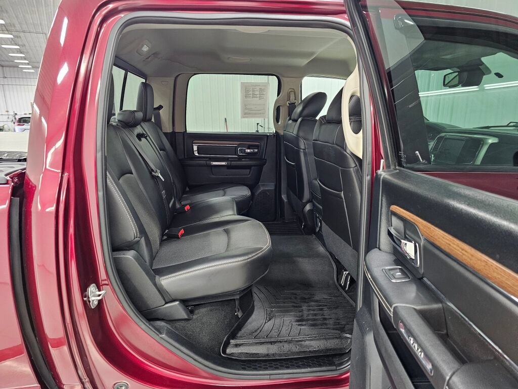 Used 2017 RAM 1500 Laramie w/ Convenience Group AWD/4WD image 18