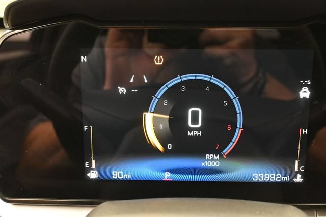 Used 2025 Chevrolet Trax LT FWD image 9