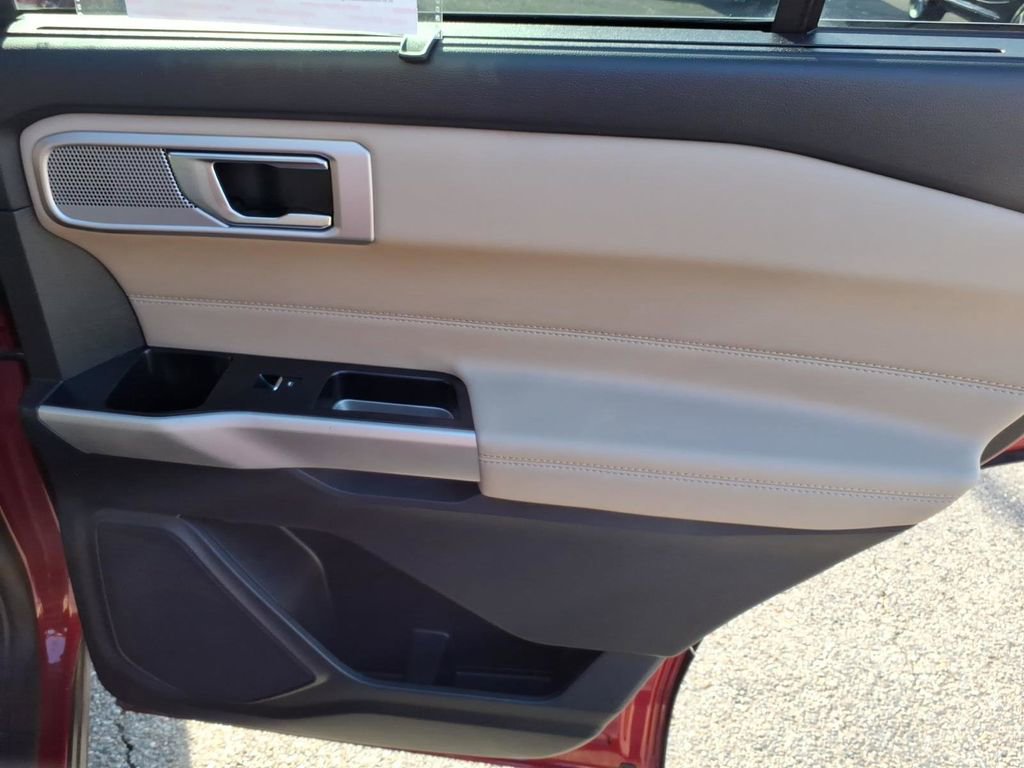 Used 2021 Ford Explorer Limited w/ Equipment Group 301A image 16