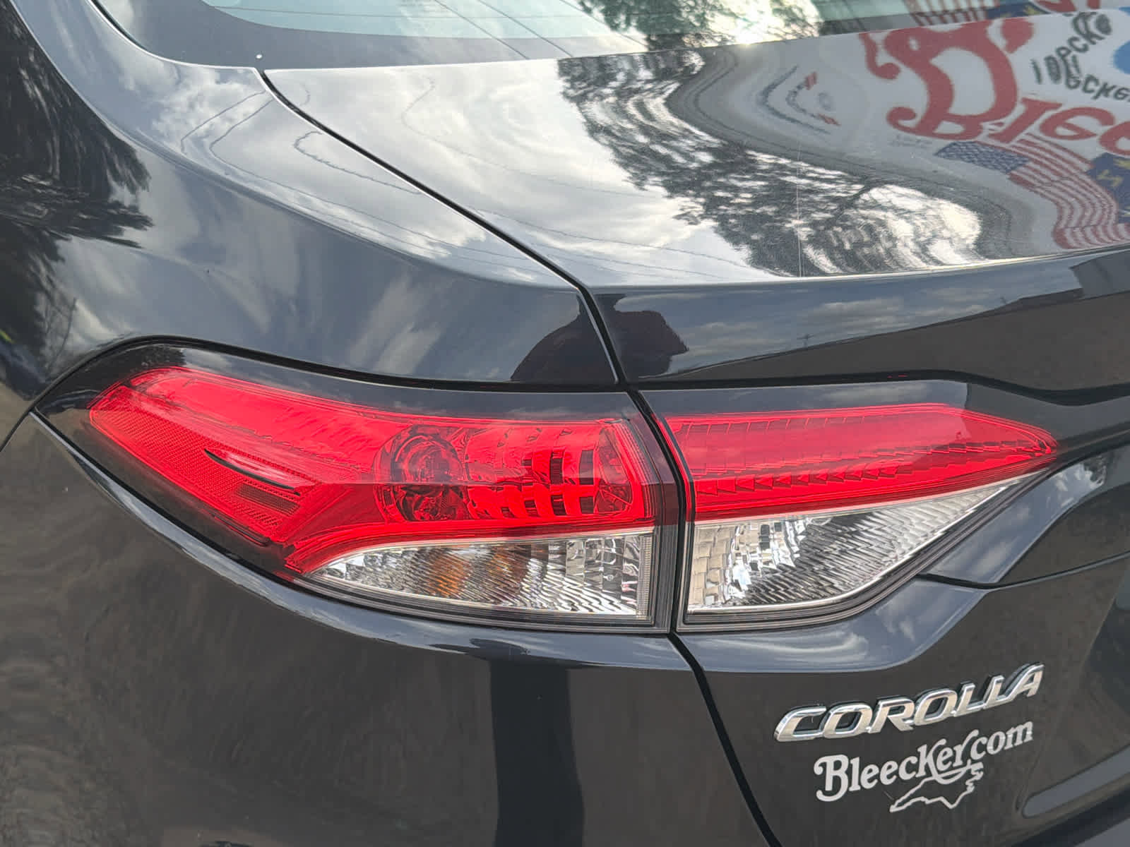 Used 2022 Toyota Corolla LE FWD image 14