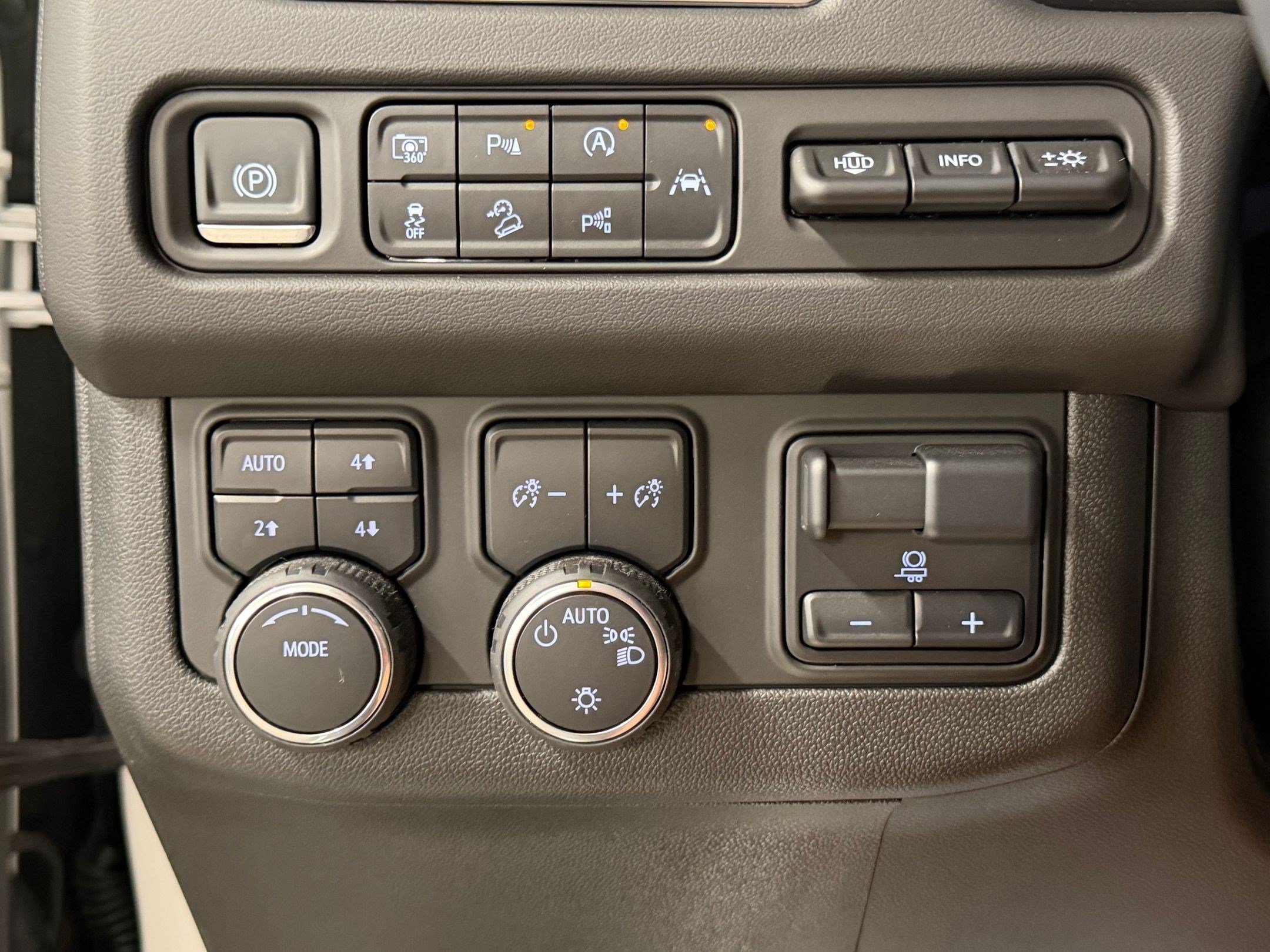 Used 2024 Chevrolet Tahoe Premier w/ Advanced Technology Package AWD/4WD image 20