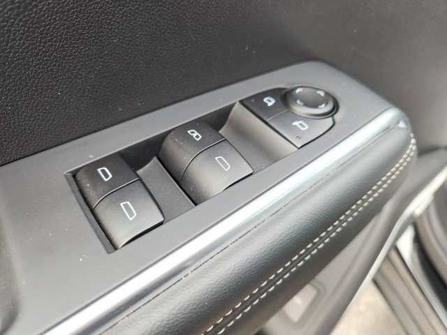 Used 2025 GMC Acadia Elevation image 33