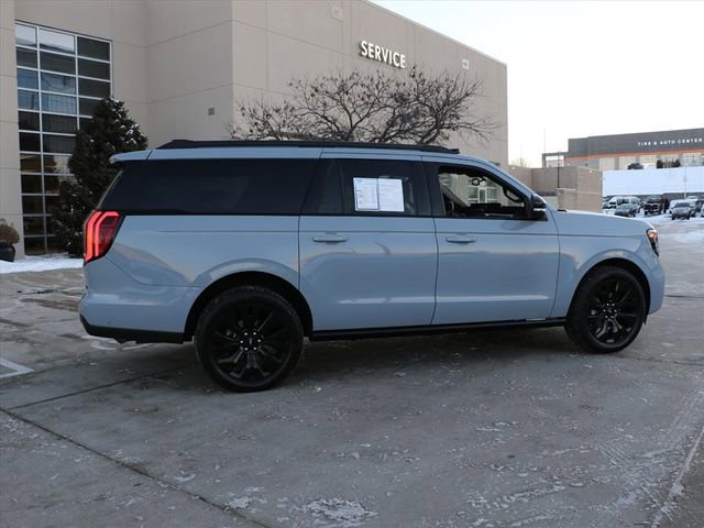 Used 2025 Ford Expedition Max Platinum w/ Stealth Appearance Package image 6