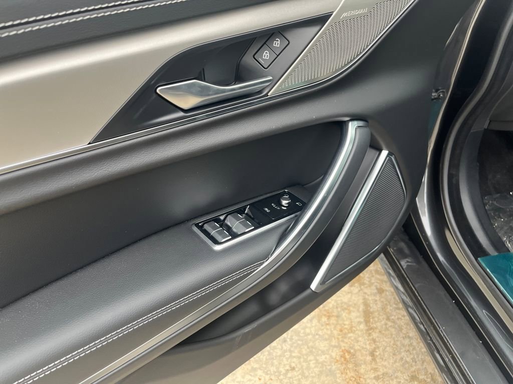 New 2024 Jaguar XF R-Dynamic SE AWD/4WD image 11