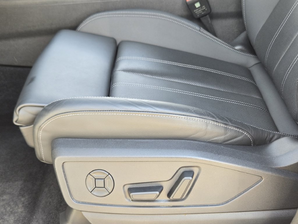 Certified 2025 Audi Q5 Prestige AWD/4WD image 32