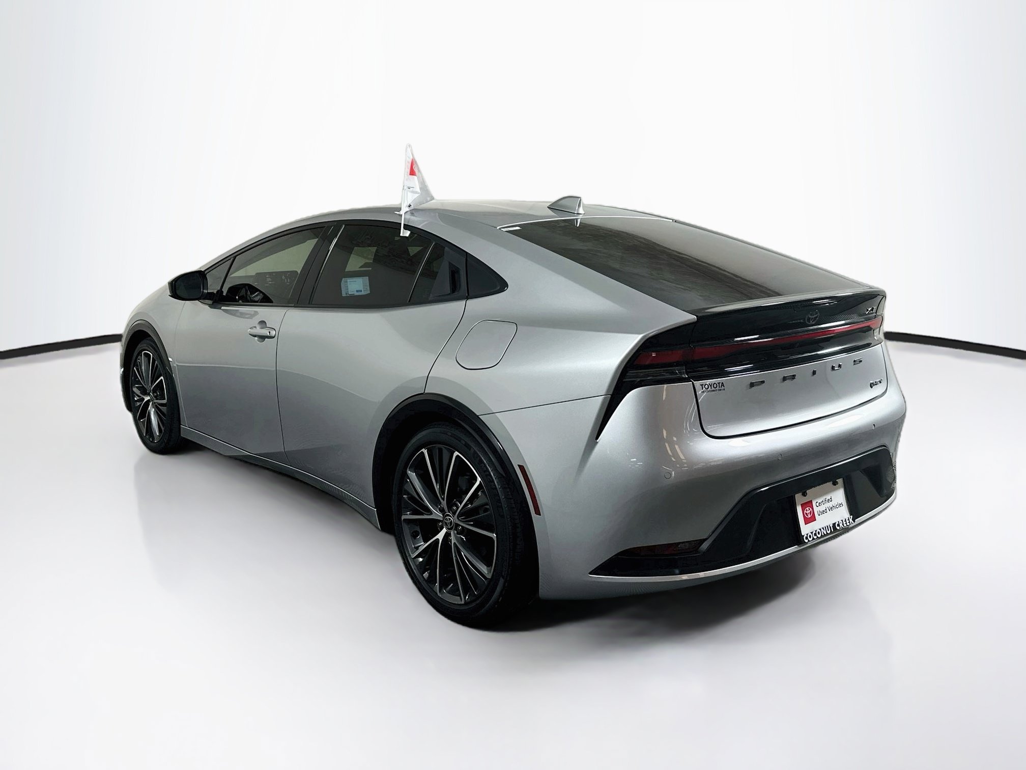 Certified 2023 Toyota Prius XLE FWD image 5