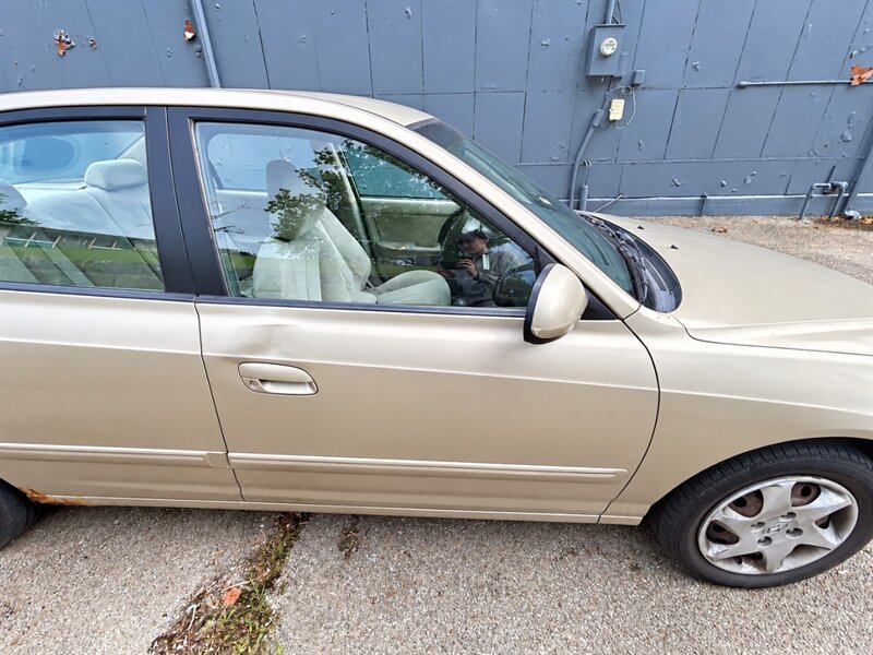 Used 2005 Hyundai Elantra GLS FWD image 23