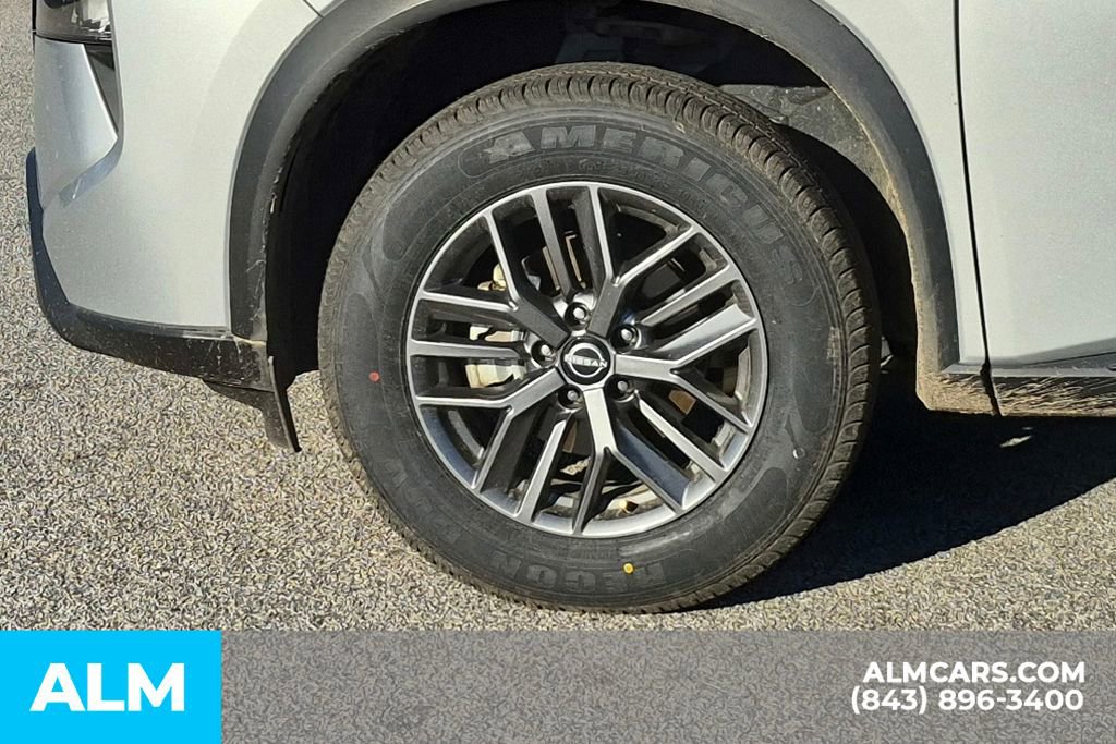 Used 2024 Nissan Rogue S image 13