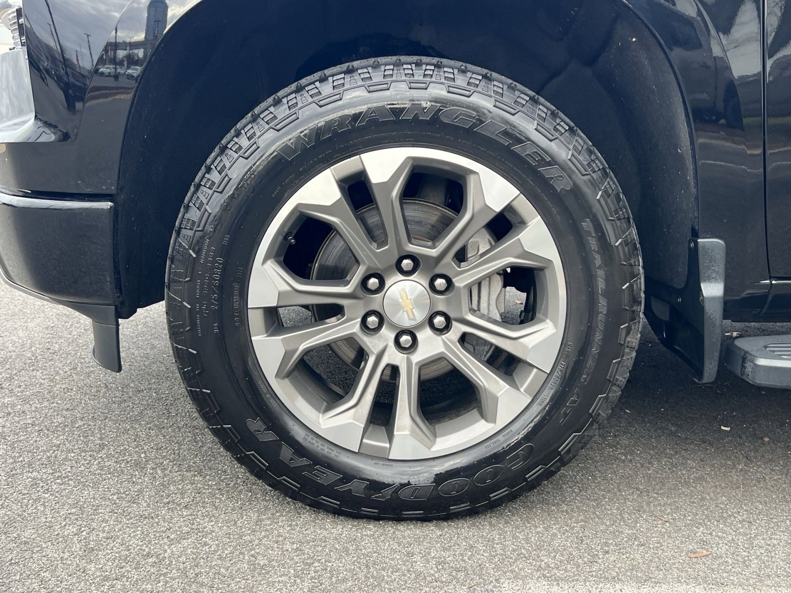 Used 2024 Chevrolet Silverado 1500 High Country image 11