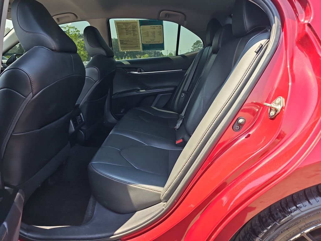 Used 2020 Toyota Camry XLE w/ Navigation Package FWD image 18