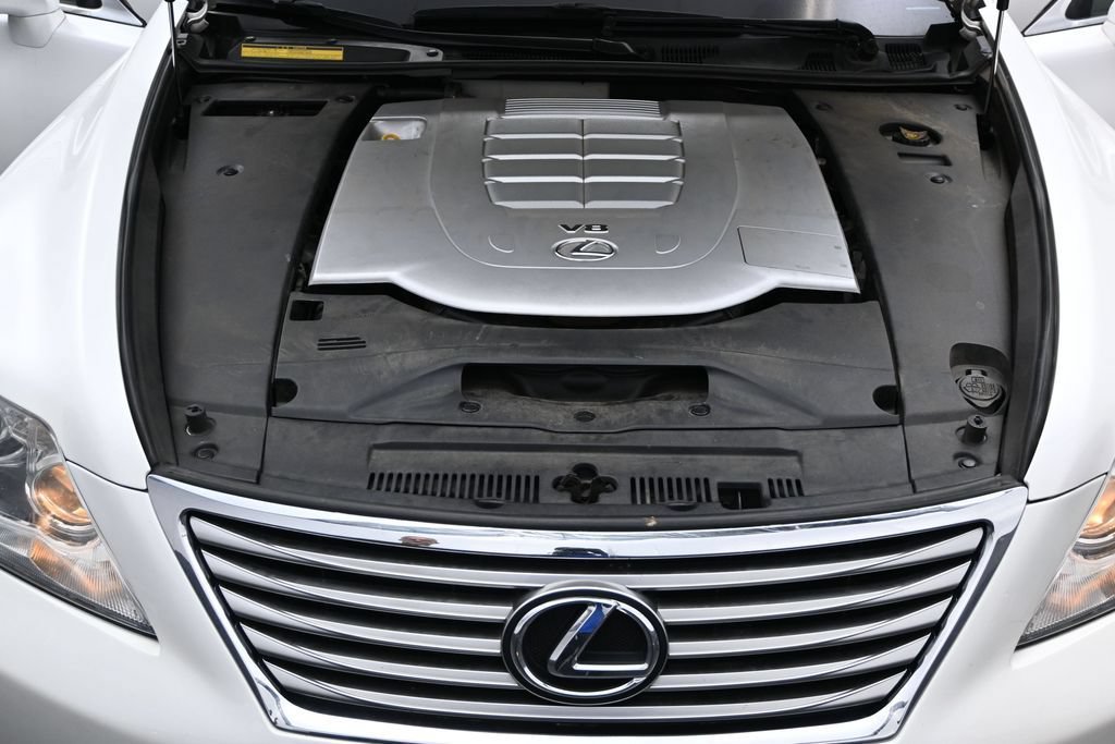 Used 2011 Lexus LS 460 AWD w/ Comfort Pkg image 12