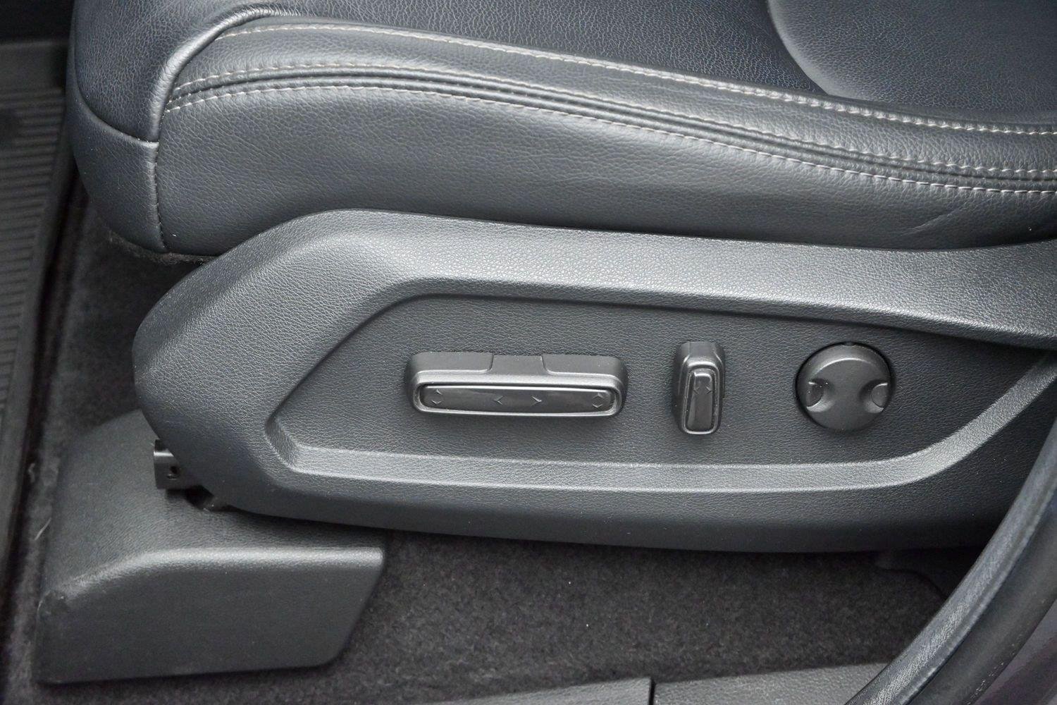 Used 2024 Honda Pilot Touring image 15