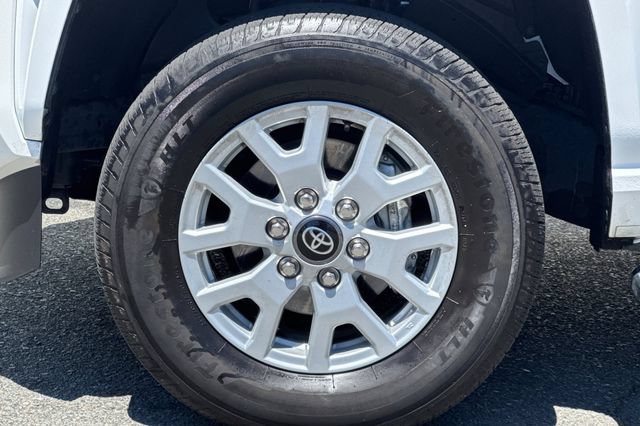 Used 2024 Toyota Tacoma SR5 w/ SR5 Upgrade Package AWD/4WD image 24