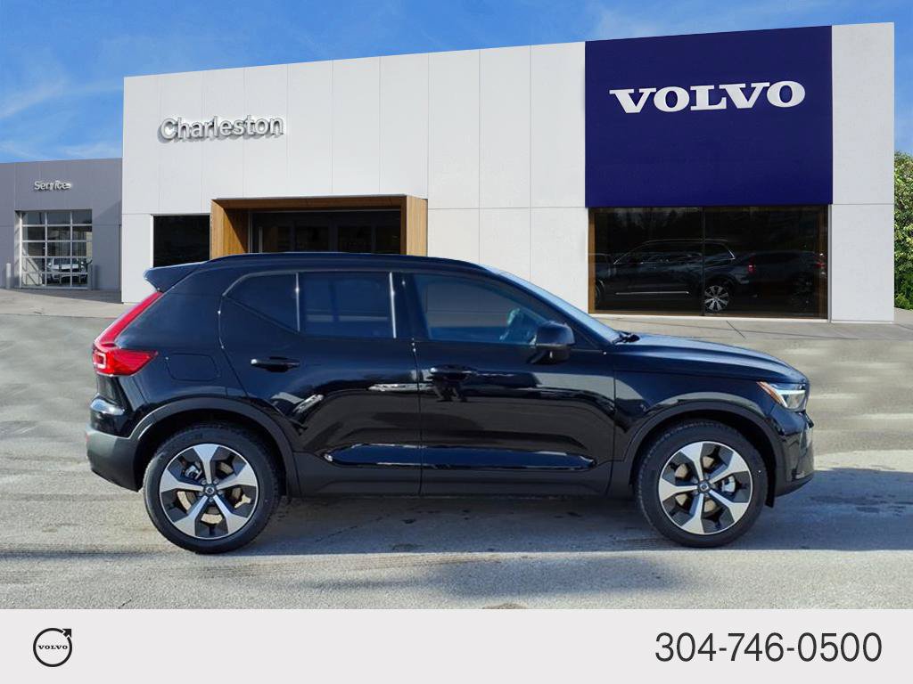 Certified 2026 Volvo XC40 B5 Core w/ Climate Package AWD/4WD image 2