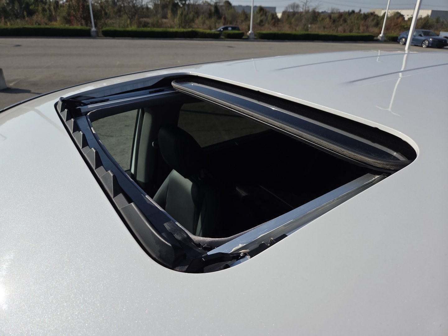 Used 2024 Honda Odyssey EX-L image 3