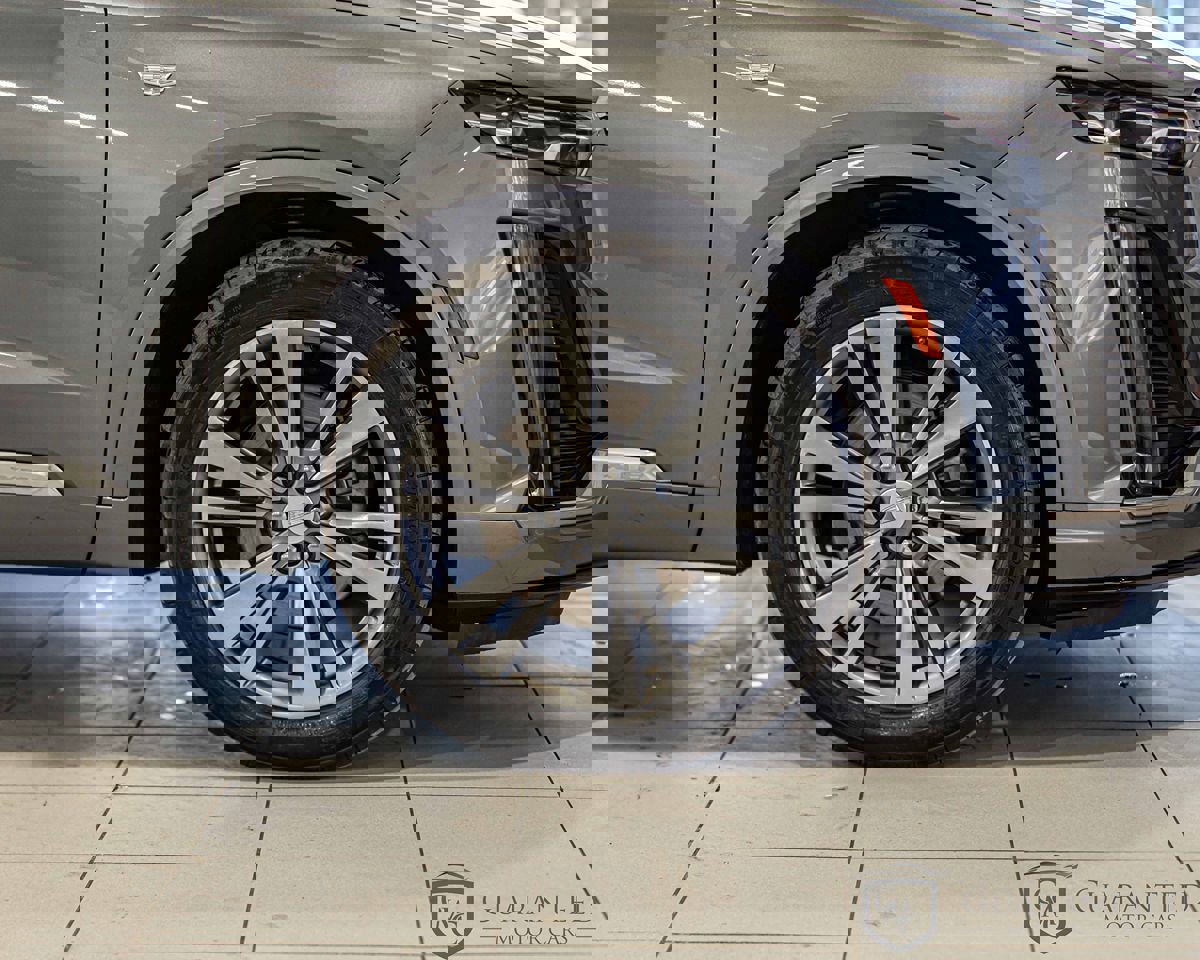 Used 2022 Cadillac XT6 Premium Luxury image 10