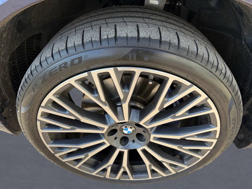 Used 2025 BMW X5 sDrive40i w/ M Sport Package image 7