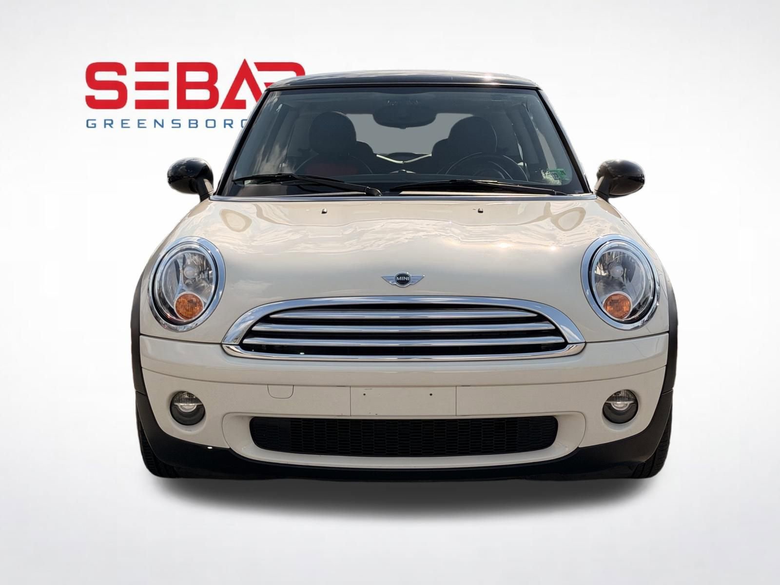 Used 2010 MINI Cooper Hardtop image 2