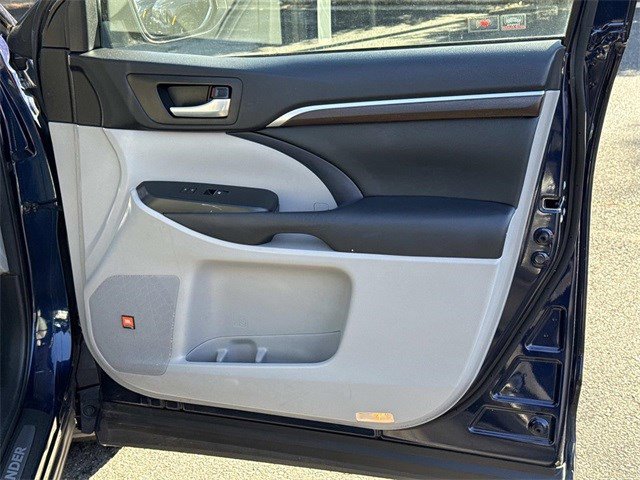 Used 2015 Toyota Highlander Limited image 8