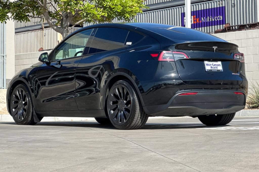 Used 2022 Tesla Model Y Performance AWD/4WD image 3