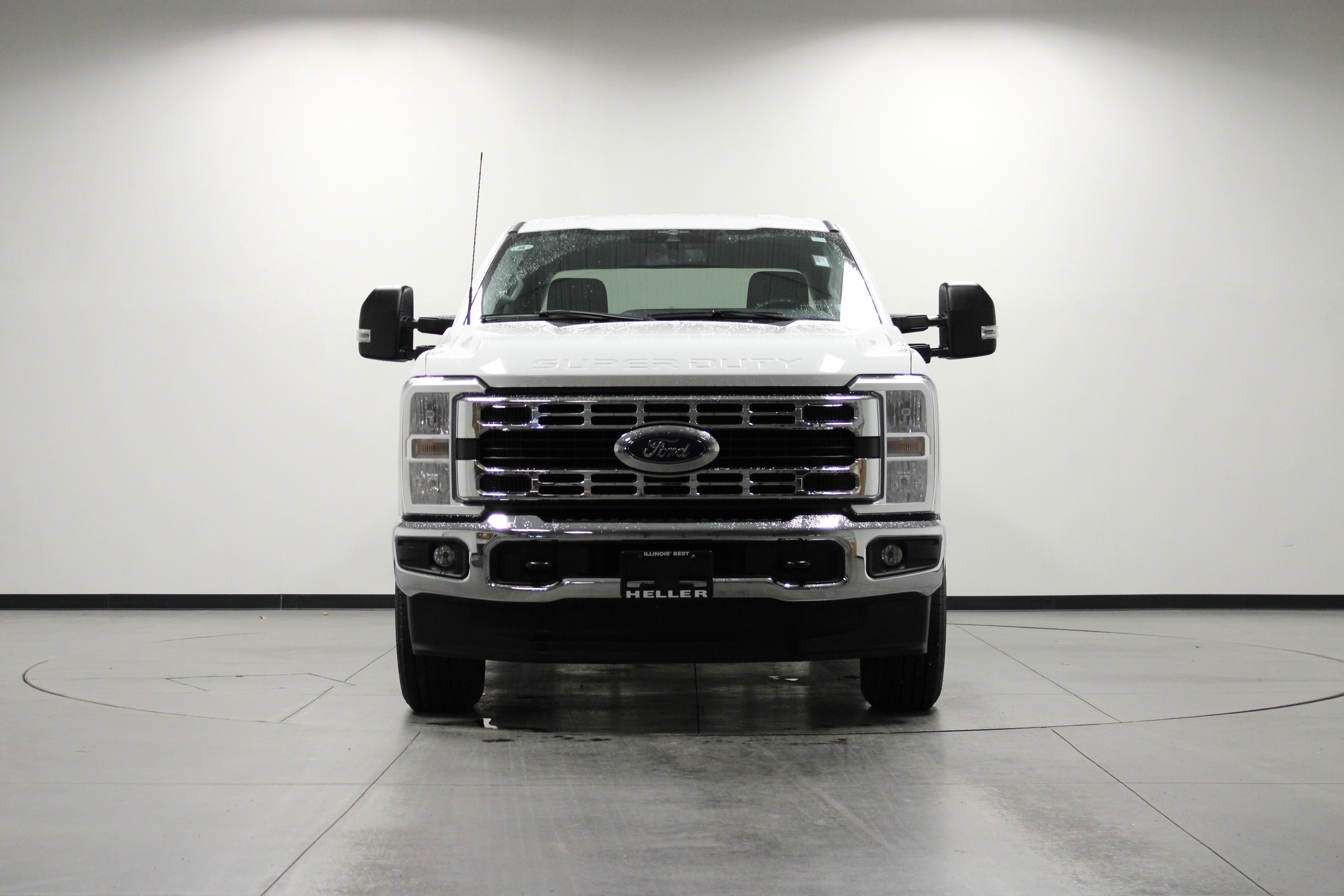 Used 2023 Ford F350 XLT image 9