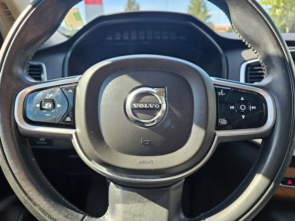 Used 2021 Volvo XC90 T6 Momentum AWD/4WD image 19