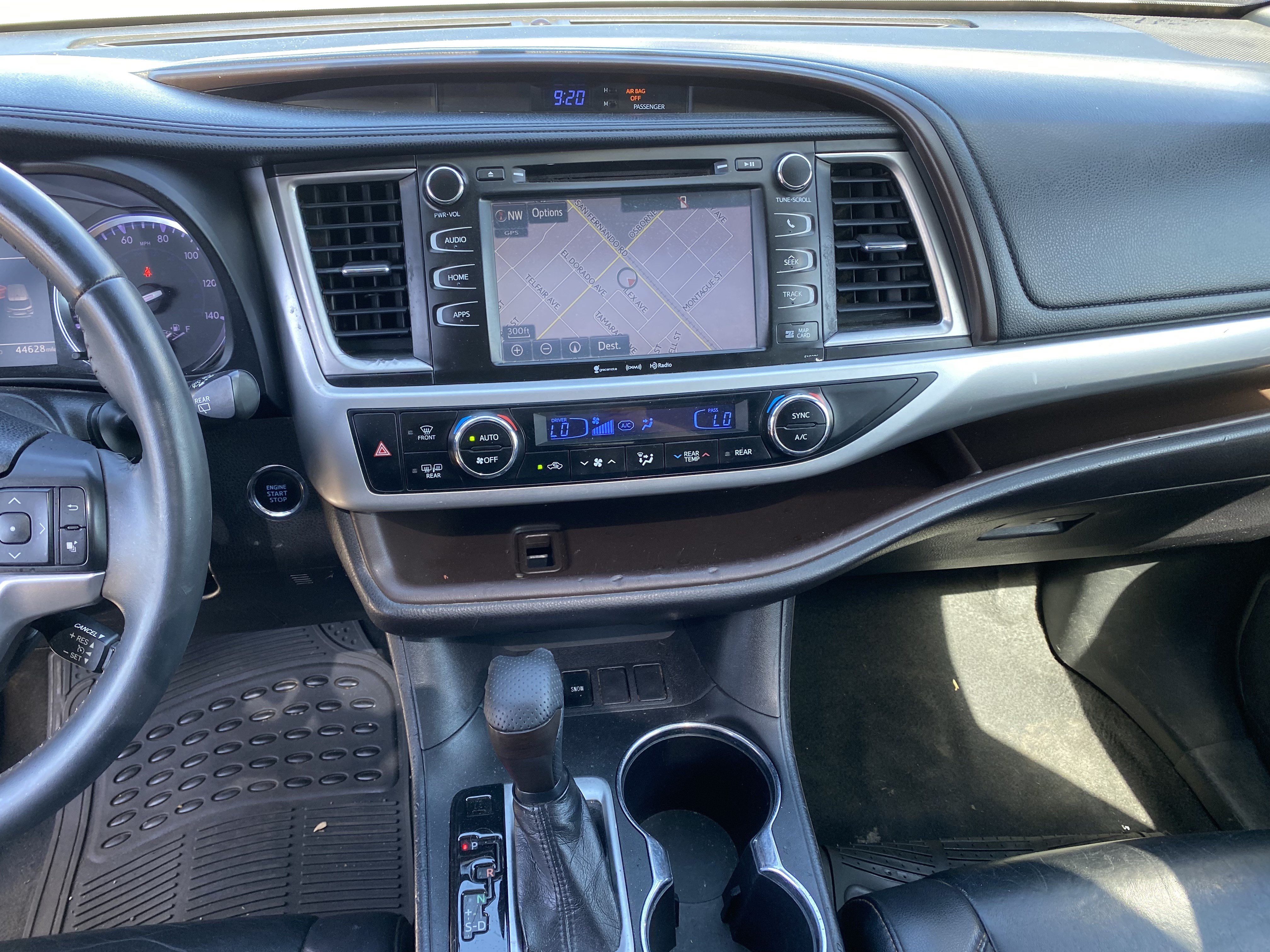 Used 2019 Toyota Highlander XLE FWD image 15