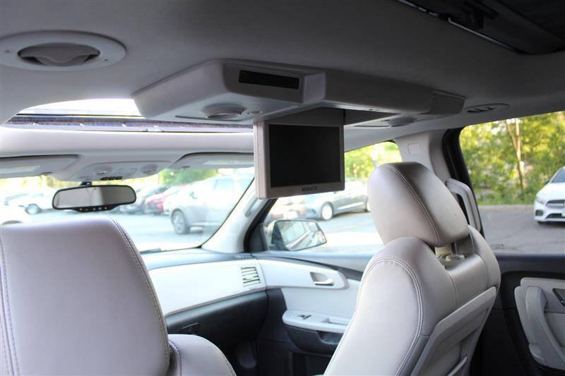Used 2011 Chevrolet Traverse LTZ w/ LPO, 'HIT The Road' Package AWD/4WD image 26