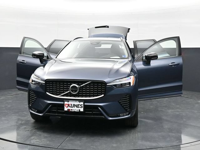 Used 2025 Volvo XC60 B5 Plus AWD/4WD image 41