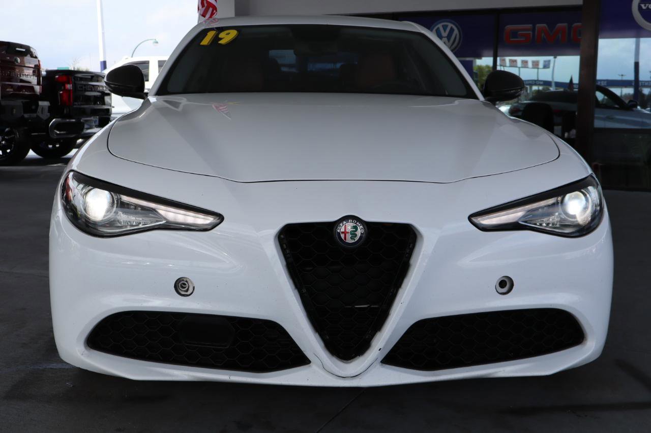 Used 2019 Alfa Romeo Giulia w/ Nero Edizione image 12