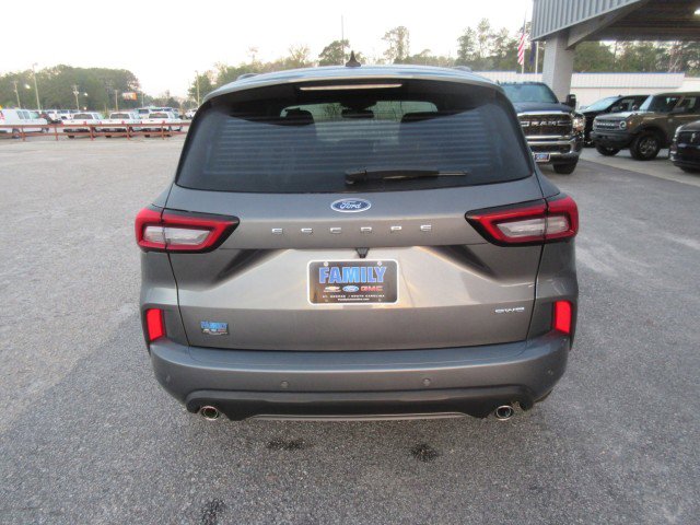 Used 2024 Ford Escape ST-Line Elite w/ Premium Technology Package image 4