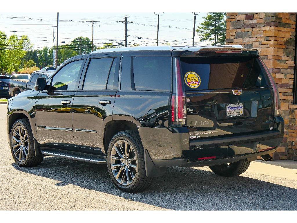 Used 2019 Cadillac Escalade Luxury w/ Escalade Sport Edition AWD/4WD image 5