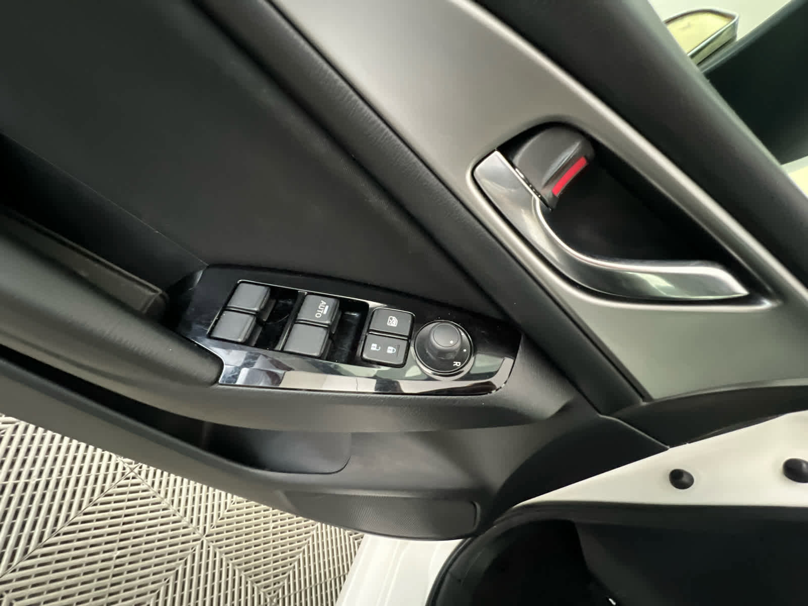 Used 2018 MAZDA MAZDA3 Sport image 20