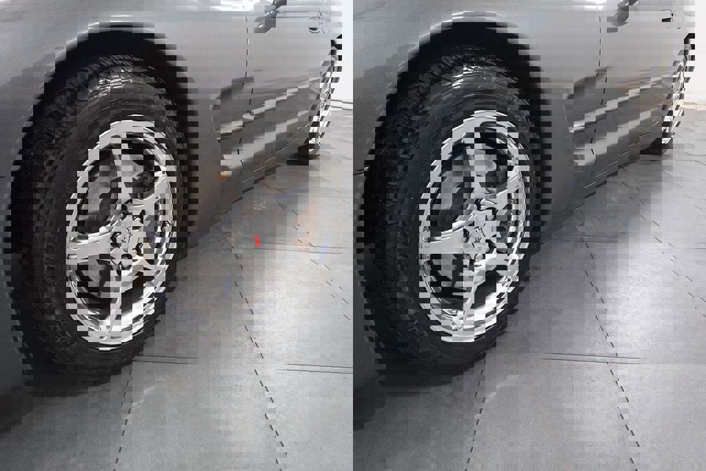 Used 2003 Chevrolet Corvette Convertible w/ Preferred Equipment Group1 image 21