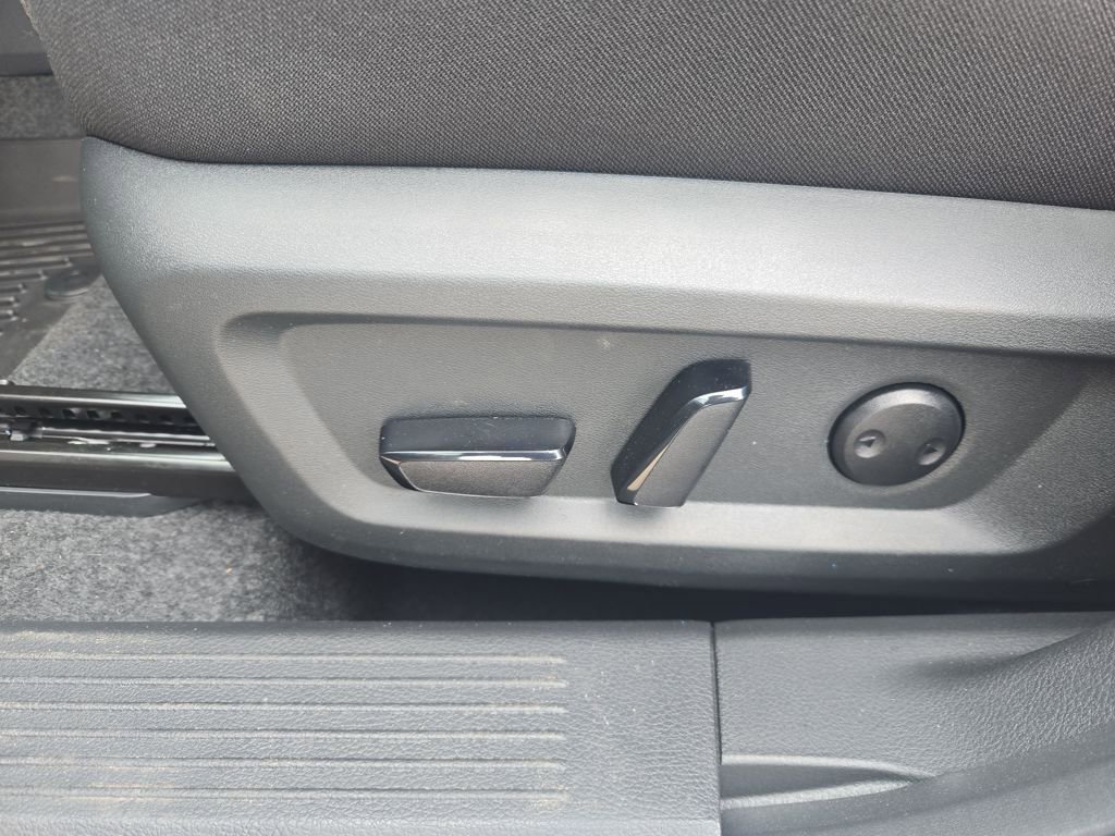 New 2026 Nissan Rogue SV FWD image 16