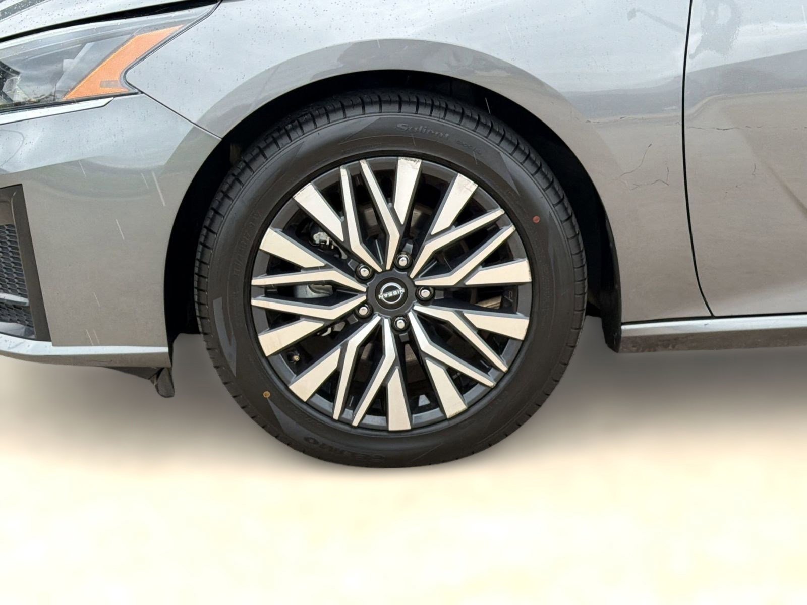 Used 2024 Nissan Altima 2.5 SV image 12