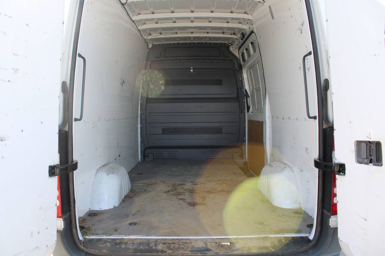 Used 2018 Mercedes-Benz Sprinter 2500 image 5