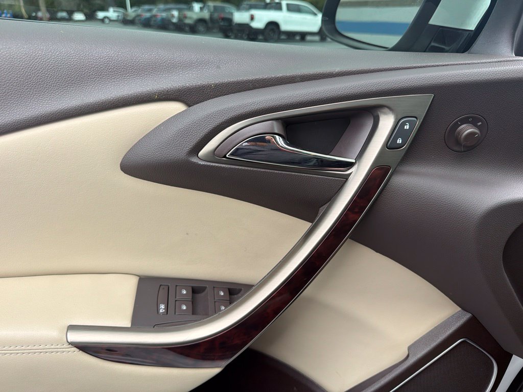 Used 2014 Buick Verano FWD image 25
