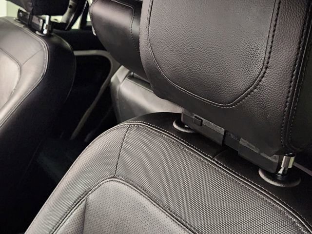 Used 2023 Land Rover Defender 130 X-Dynamic SE AWD/4WD image 15