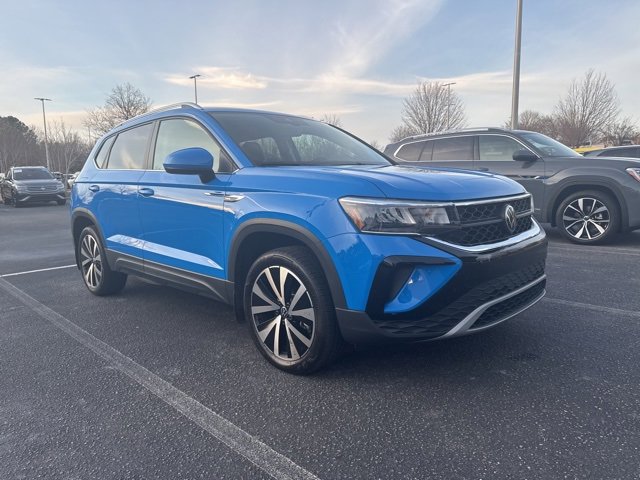 Certified 2023 Volkswagen Taos SE w/ Panoramic Sunroof Package image 7