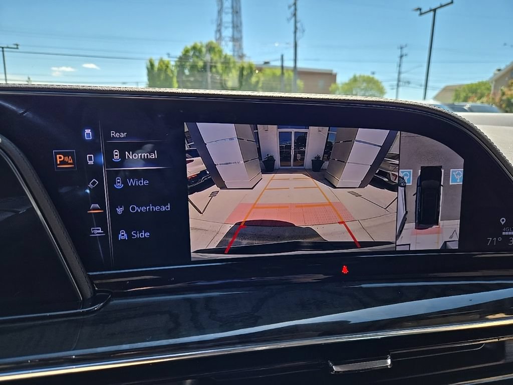 Used 2024 Cadillac Escalade Premium Luxury AWD/4WD image 34