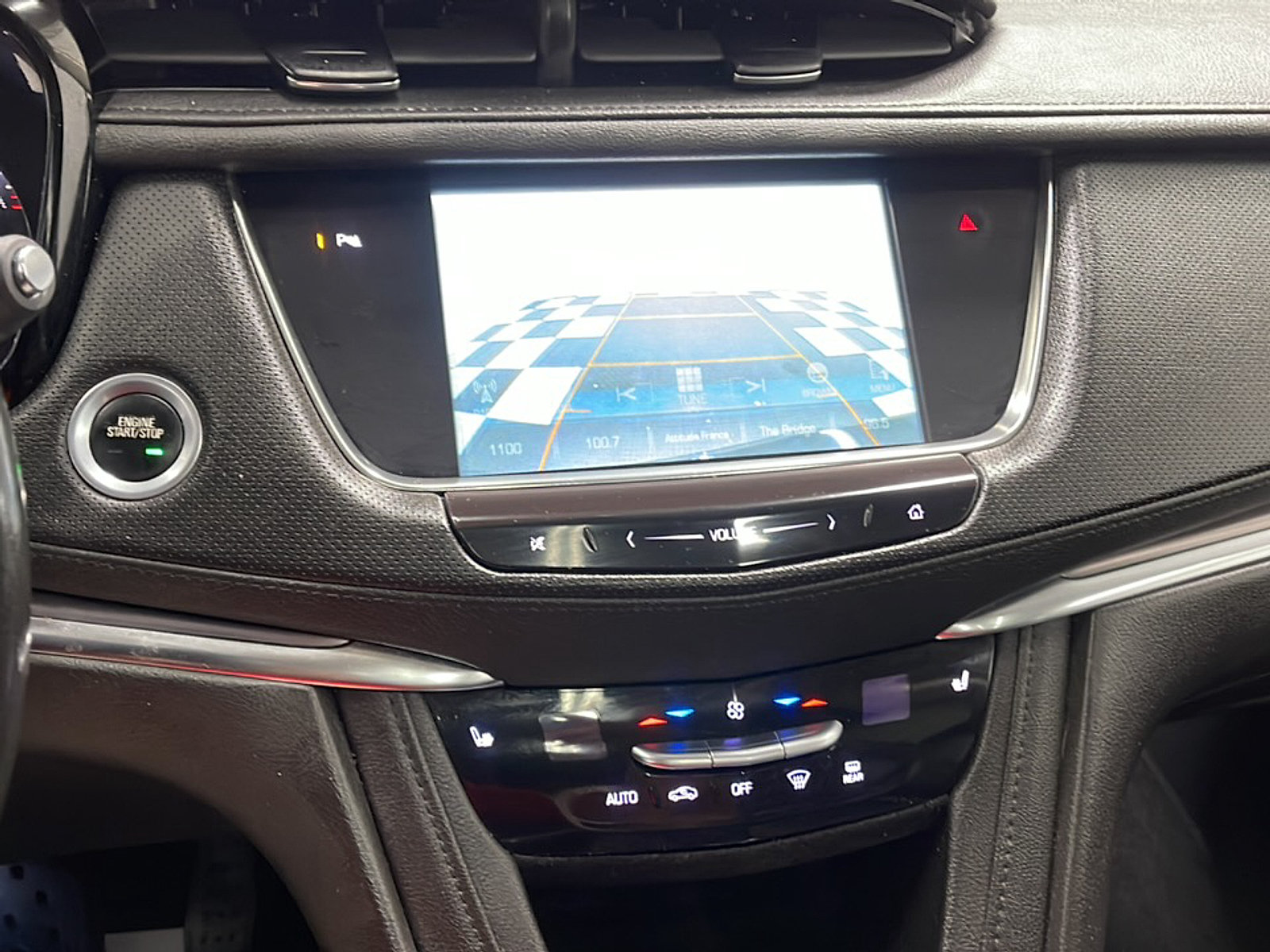 Used 2018 Cadillac XT5 Luxury w/ Driver Awareness Package FWD image 9