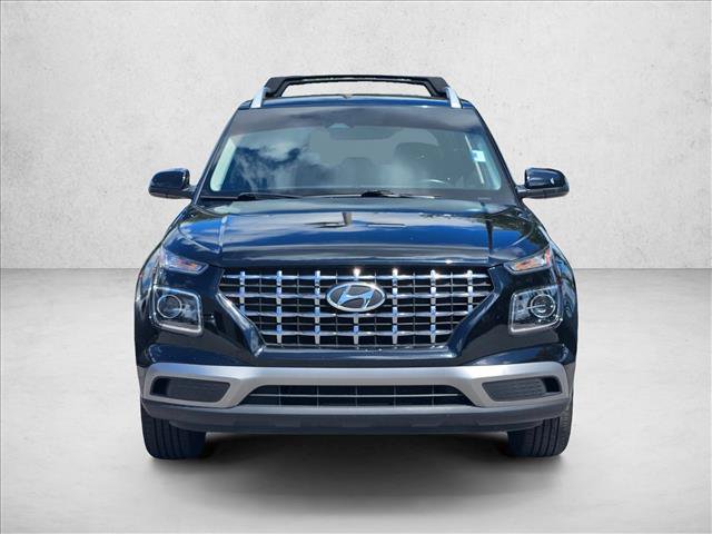 Used 2023 Hyundai Venue SEL FWD image 2